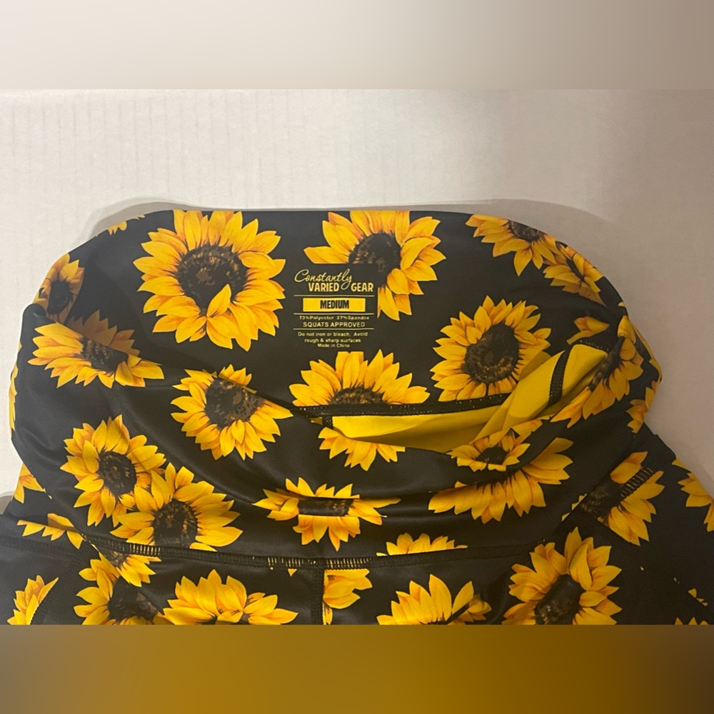 CVG Constantly Varied Gear 5 inch Shorts - size M - Sunflower - NWT - Picture 3 of 3